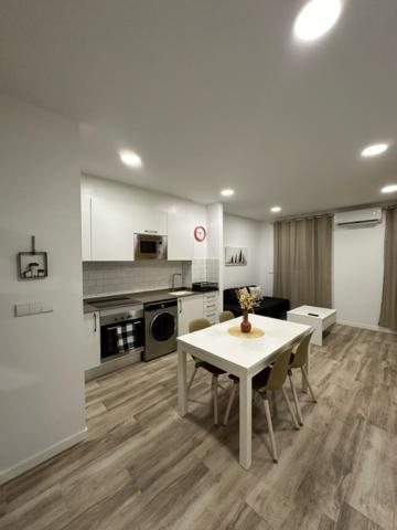Apartamentos 1240 Benlloch 瓦伦西亚 外观 照片